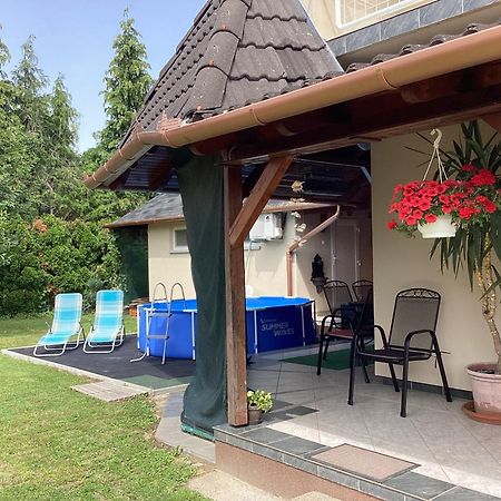 Villa Sueti Nyaralo à Balatonmáriafürdő Extérieur photo