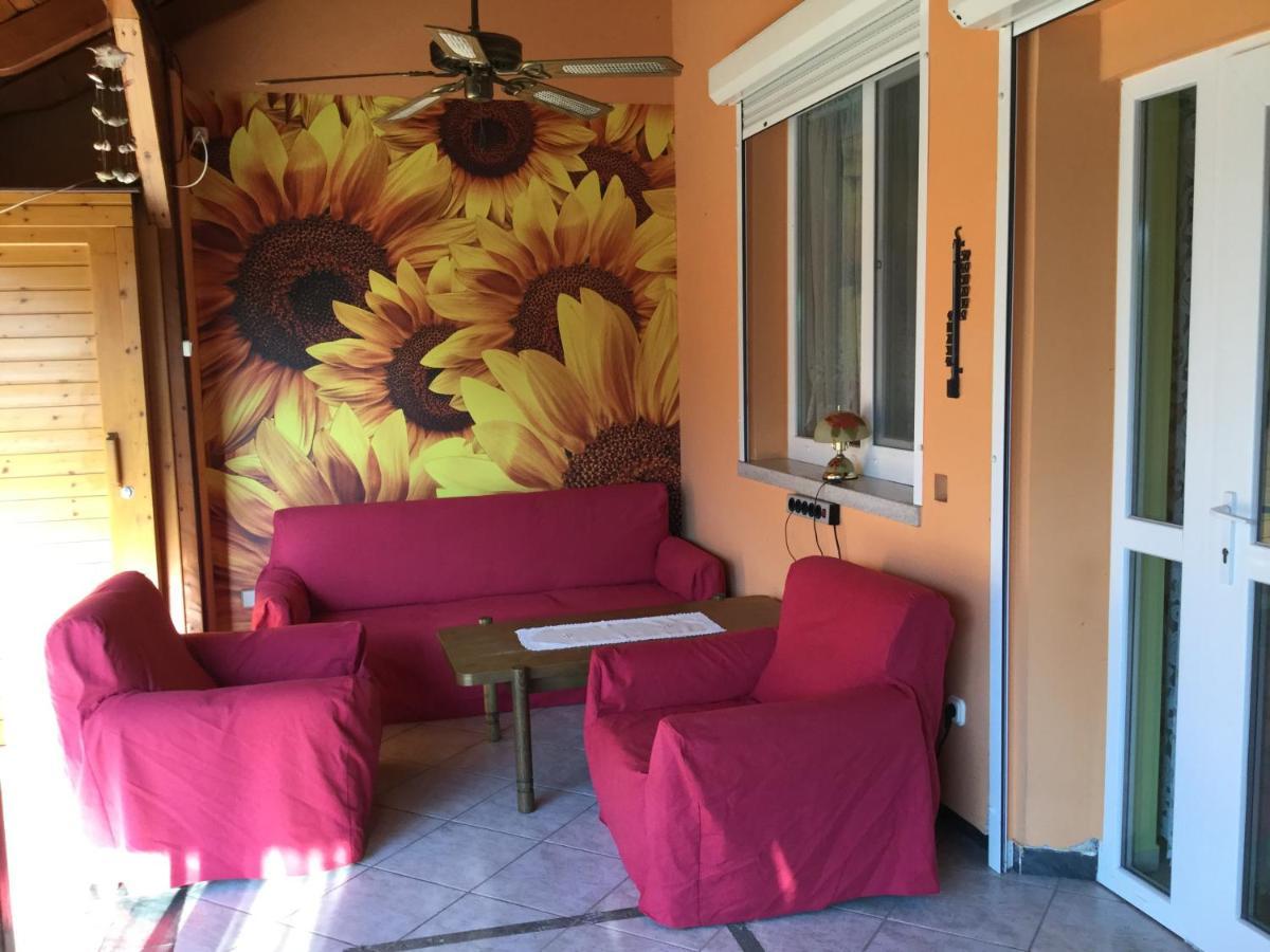 Villa Sueti Nyaralo à Balatonmáriafürdő Extérieur photo