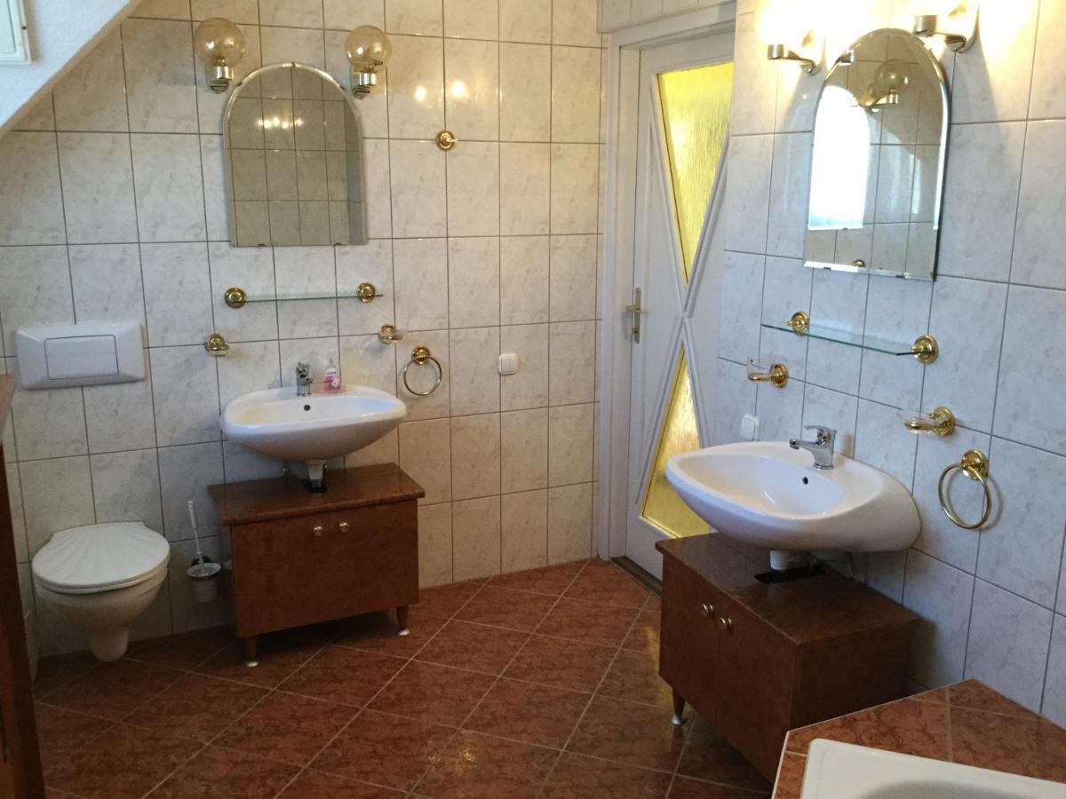Villa Sueti Nyaralo à Balatonmáriafürdő Extérieur photo