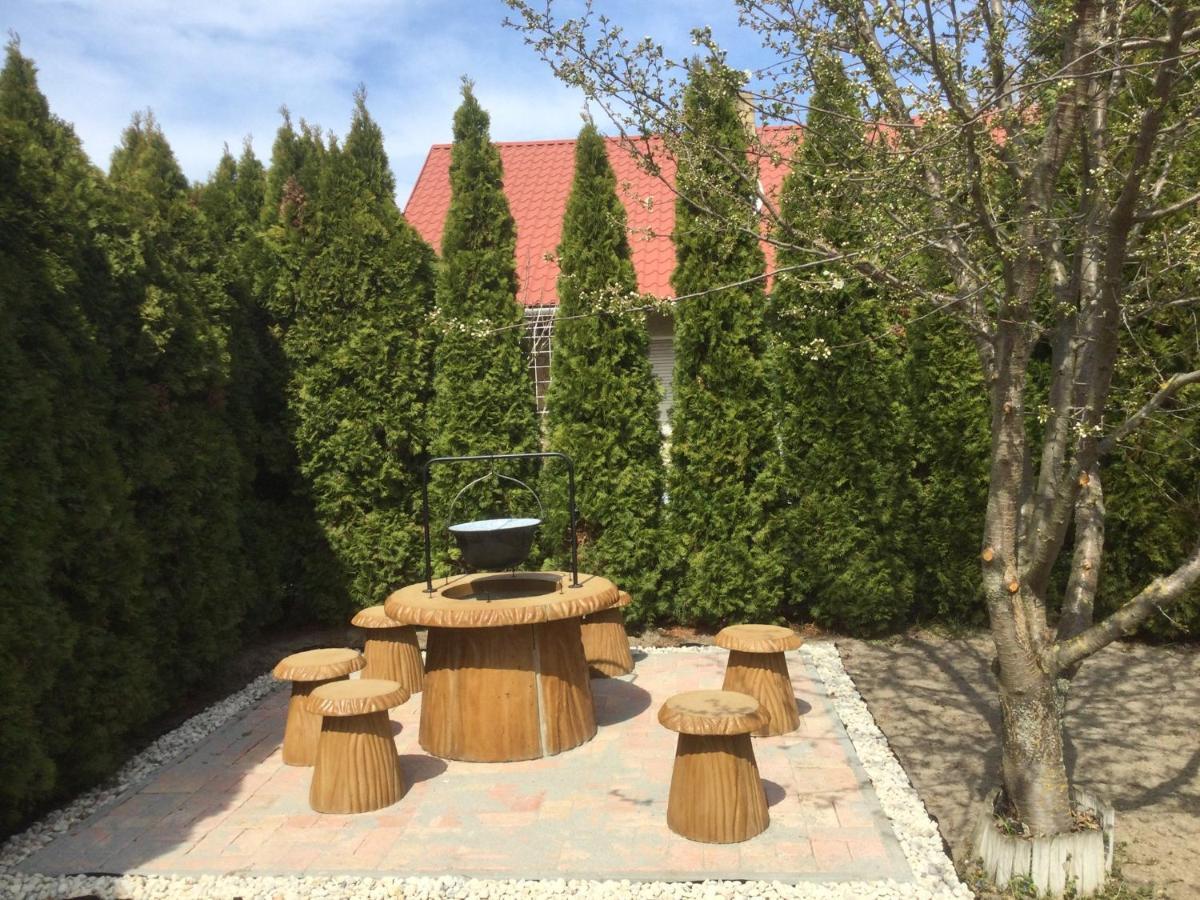 Villa Sueti Nyaralo à Balatonmáriafürdő Extérieur photo