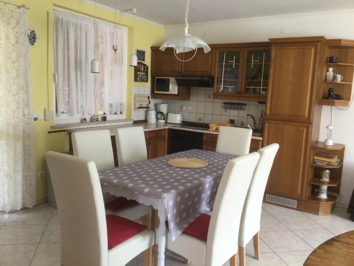 Villa Sueti Nyaralo à Balatonmáriafürdő Extérieur photo
