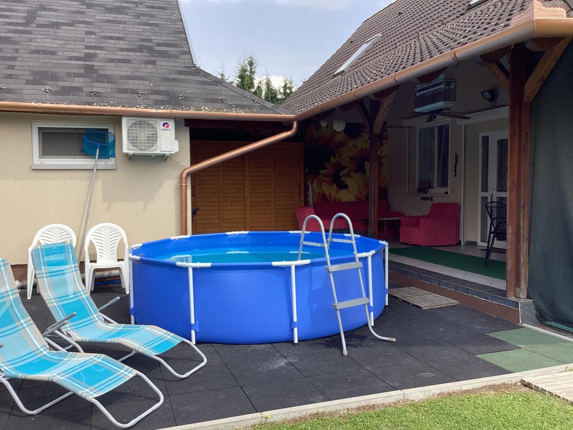 Villa Sueti Nyaralo à Balatonmáriafürdő Extérieur photo